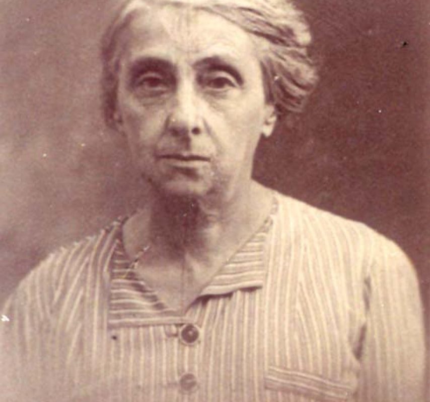 Esther Jeanne Mendes